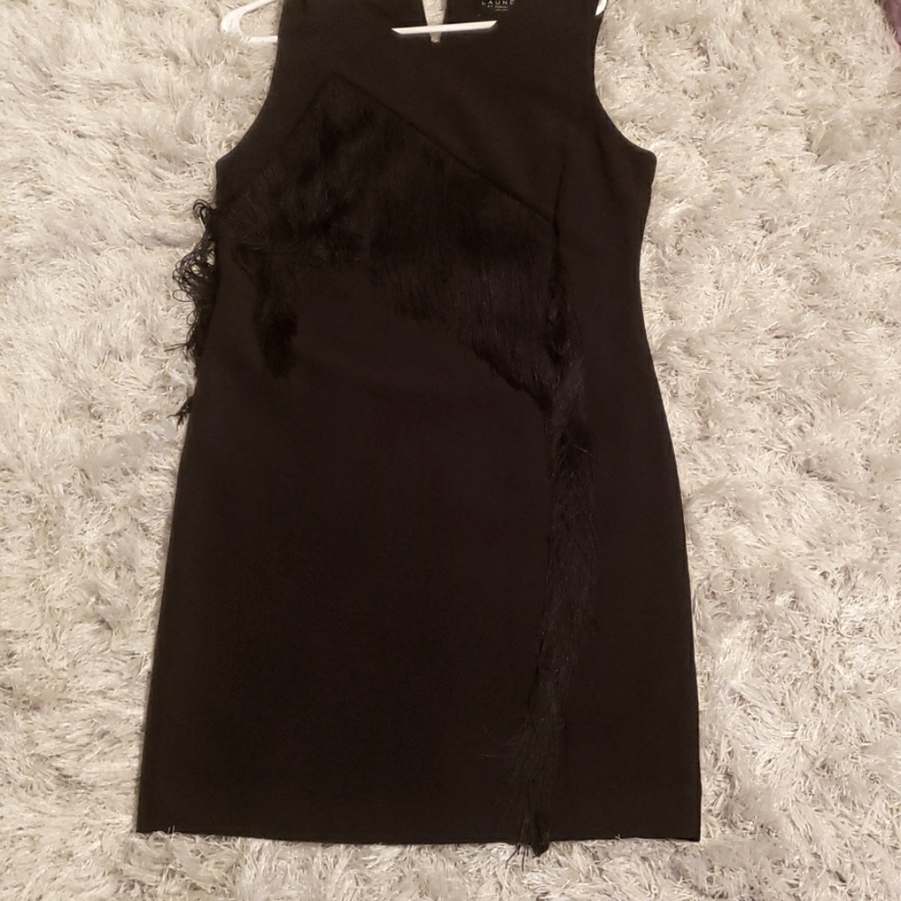 Beautiful over the the knee laundry dress